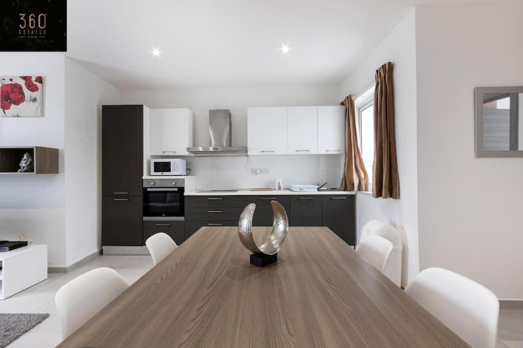 Spacious, Beautiful Central Penthouse With Bbq By 360 Estates Pieta Экстерьер фото